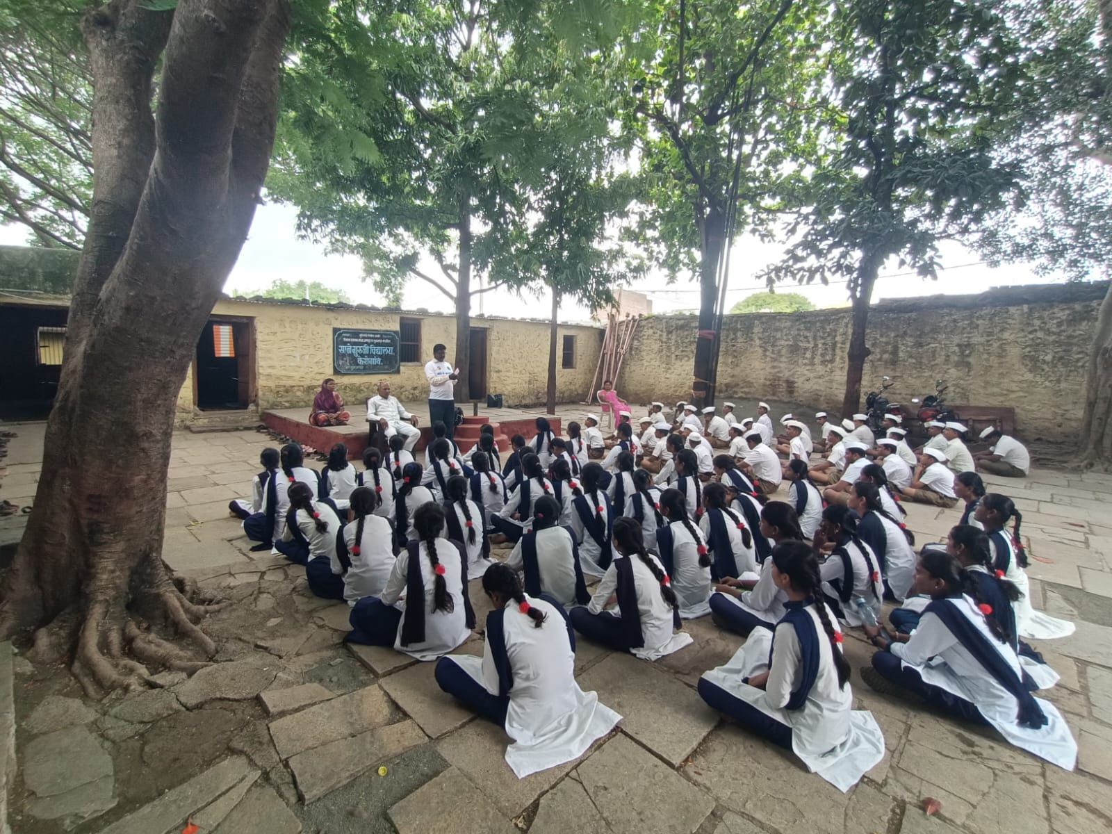 शाळांमधील जनजागृती कार्यक्रम